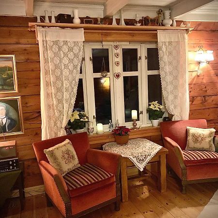 100 Years Old Norwegian Log House in Tromsø Villa Eksteriør bilde