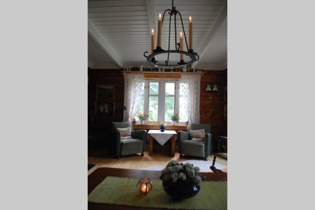 100 Years Old Norwegian Log House in Tromsø Villa Eksteriør bilde